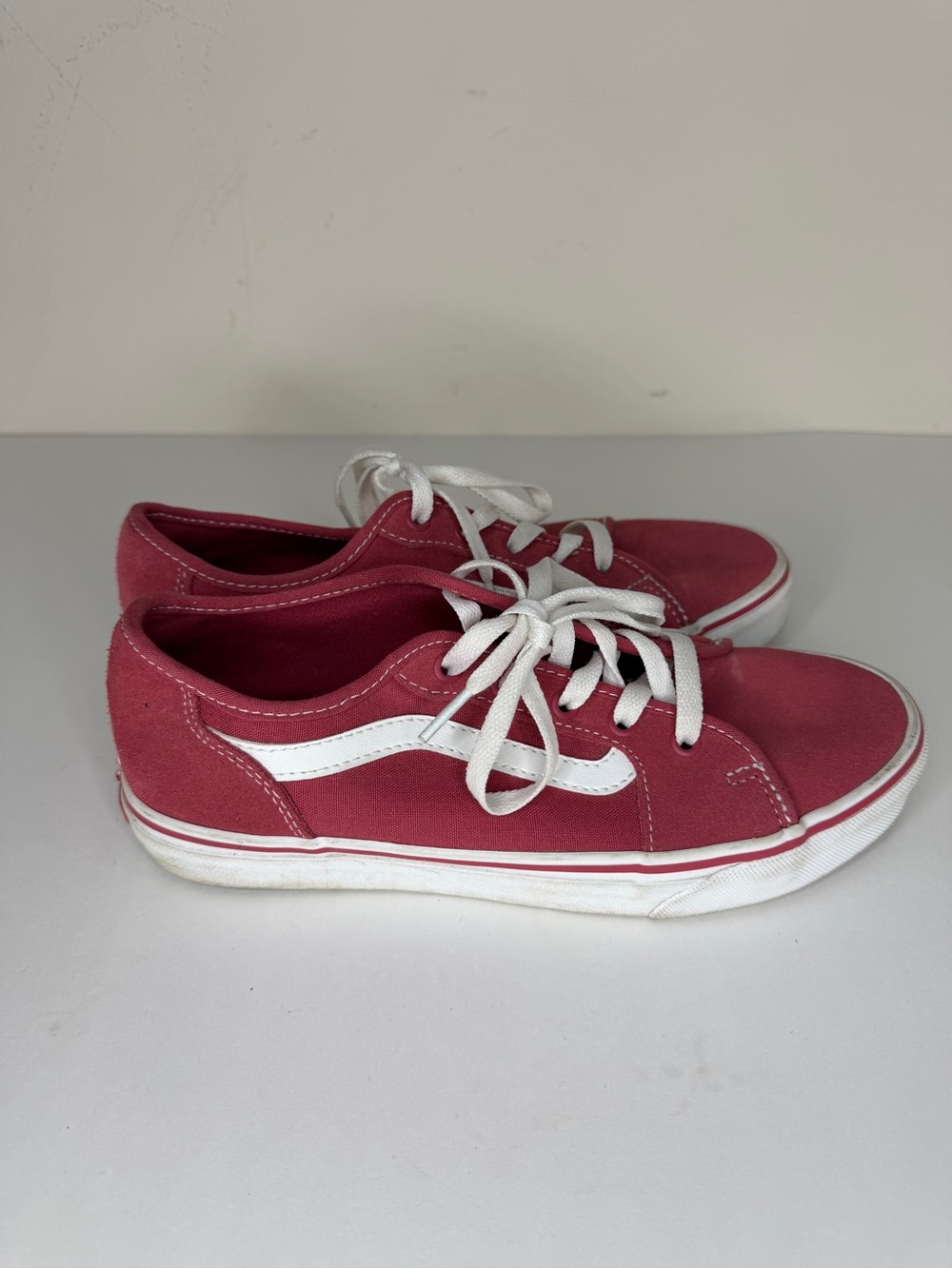 Vans Old Skool Low Tops Shoes Dry Rose/True White Women’s Size 40 US 9 Skate